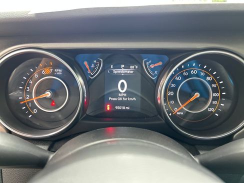 Used 2021 Jeep Wrangler Unlimited Sport AWD/4WD image 16