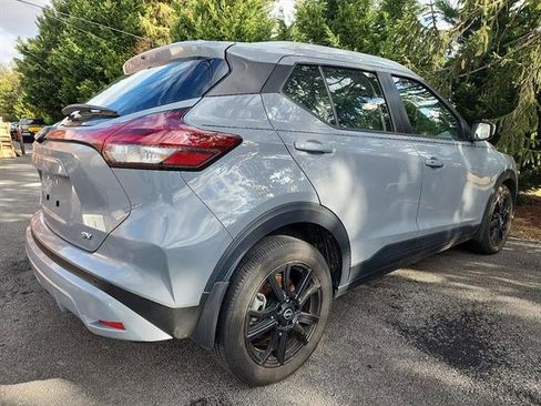 Used 2024 Nissan Kicks SV image 5
