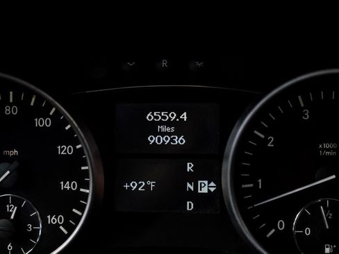 Used 2011 Mercedes-Benz ML 350 4MATIC image 26