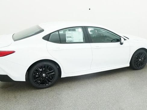 New 2026 Toyota Camry SE image 10