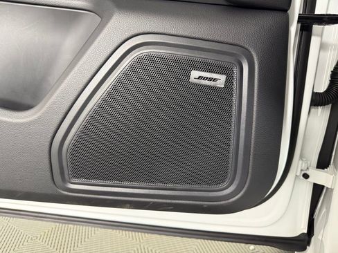 Certified 2026 Porsche Macan Turbo AWD/4WD image 22