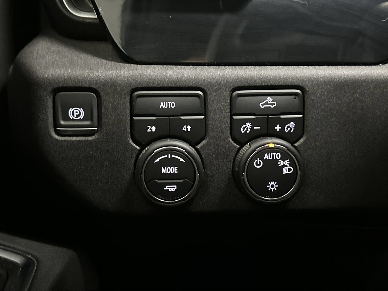 Used 2024 Chevrolet Silverado 1500 LT AWD/4WD image 51