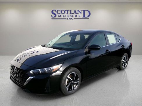 Used 2024 Nissan Sentra SV image 2