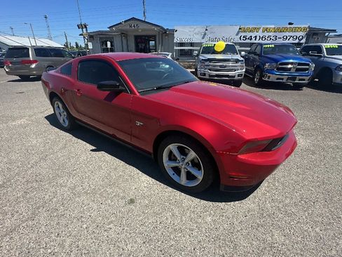 Used 2010 Ford Mustang GT image 2