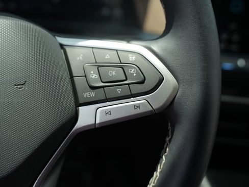 Used 2024 Volkswagen Atlas SE AWD/4WD image 32