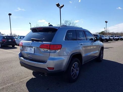 Used 2017 Jeep Grand Cherokee Limited w/ Luxury Group II image 4
