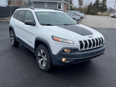 Used 2014 Jeep Cherokee Trailhawk w/ Comfort/Convenience Group AWD/4WD image 4