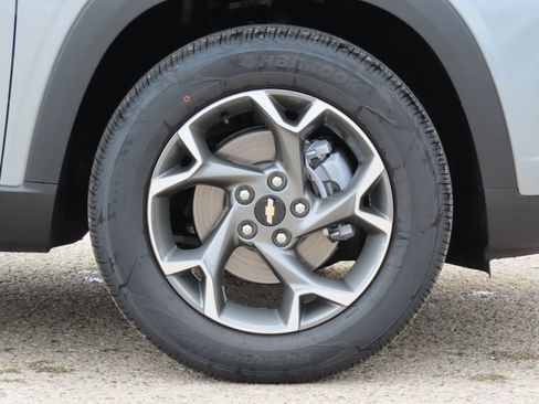 New 2026 Chevrolet Trax LT w/ Driver Confidence Package FWD image 14