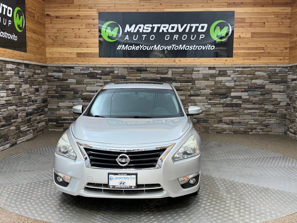 Used 2015 Nissan Altima 2.5 SV w/ Convenience Package FWD image 3