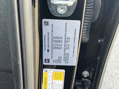 Used 2024 Chevrolet Suburban LT image 19