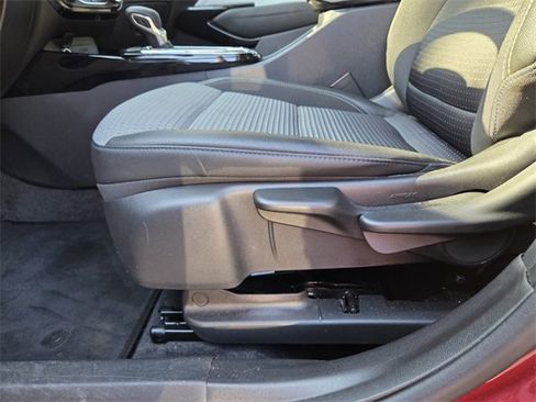 Used 2025 Chevrolet Trax LT image 28