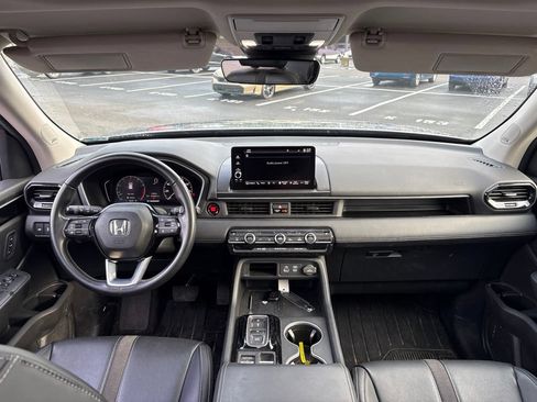 Used 2025 Honda Pilot Touring image 20
