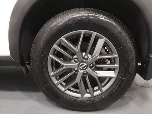 Used 2022 Nissan Rogue S FWD image 26