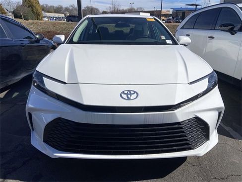 Used 2025 Toyota Camry LE image 2