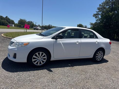 Used 2013 Toyota Corolla LE FWD image 4