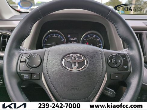 Used 2018 Toyota RAV4 Limited image 30