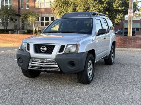 Used 2014 Nissan Xterra X AWD/4WD image 2