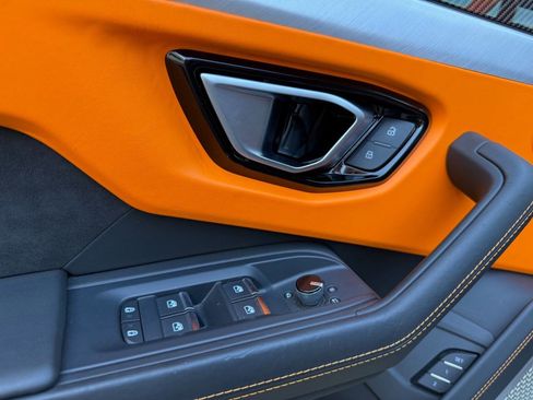 Used 2023 Lamborghini Urus S image 22