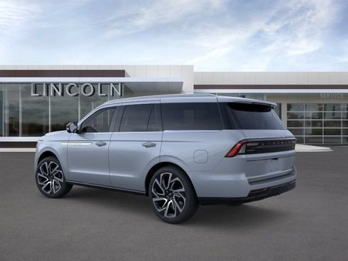 New 2026 Lincoln Navigator Reserve AWD/4WD image 4