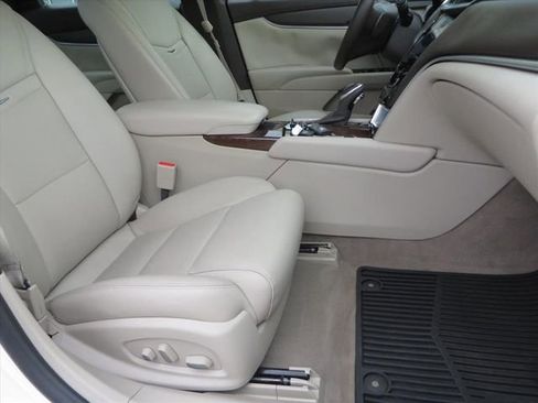 Used 2013 Cadillac XTS image 9