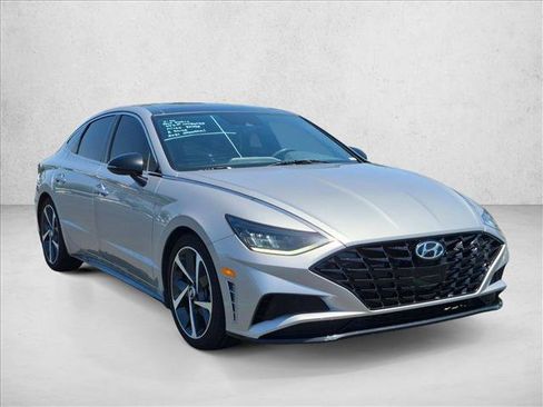 Used 2021 Hyundai Sonata SEL Plus w/ Tech Package FWD image 3