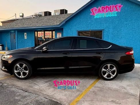 Used 2015 Ford Fusion SE w/ Equipment Group 201A FWD image 3