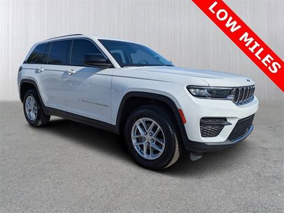 Used 2023 Jeep Grand Cherokee Laredo