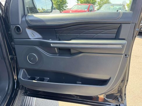 Used 2022 Ford Expedition Max Platinum AWD/4WD image 28