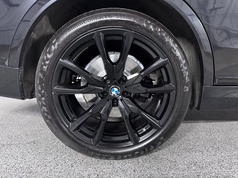 Used 2024 BMW X7 xDrive40i w/ M Sport Package AWD/4WD image 9