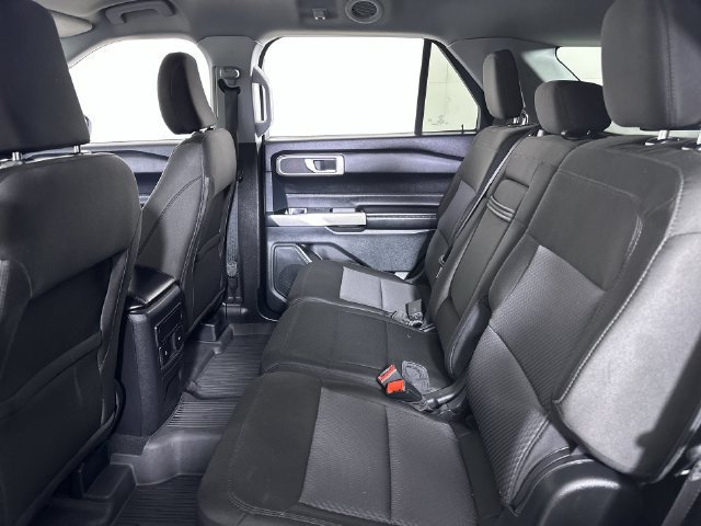 Used 2023 Ford Explorer XLT AWD/4WD image 26