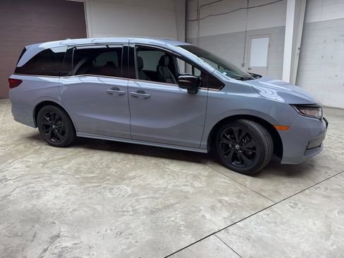 Used 2023 Honda Odyssey Sport image 6