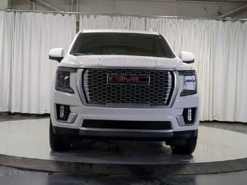 Used 2023 GMC Yukon Denali image 3