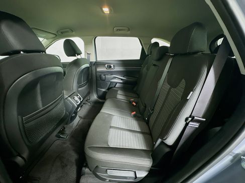 Used 2025 Kia Sorento LX image 26
