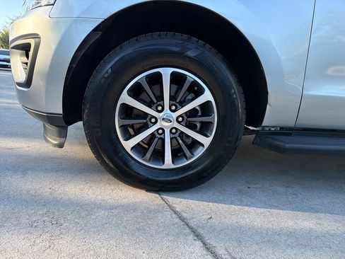 Used 2021 Ford Expedition XLT image 11