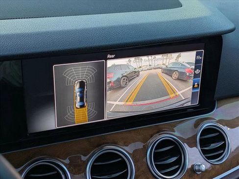 Used 2017 Mercedes-Benz E 300 image 13