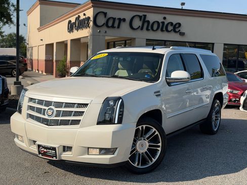 Used 2013 Cadillac Escalade ESV Premium RWD image 1