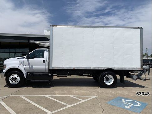Used 2023 Ford F650 2WD Regular Cab Super Duty image 4
