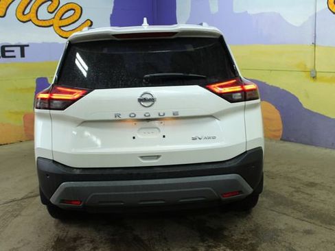 Used 2021 Nissan Rogue SV image 7