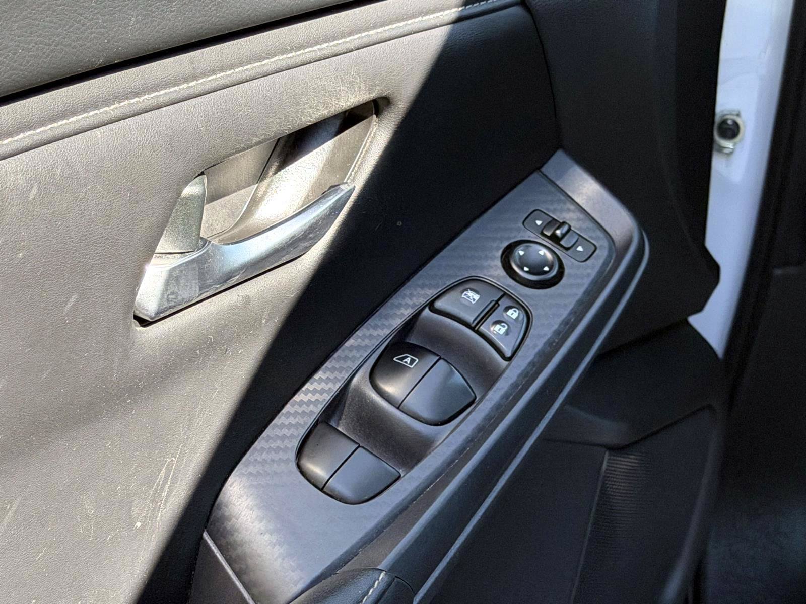 Used 2023 Nissan Sentra SV FWD image 14