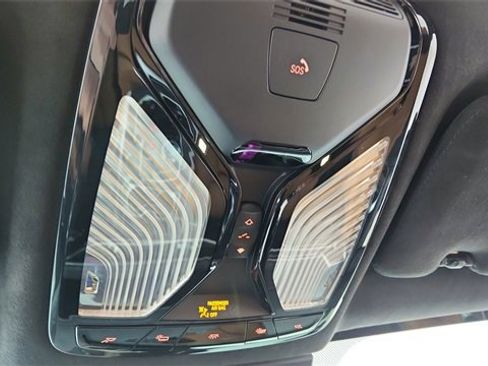 Used 2025 BMW X7 xDrive40i w/ M Sport Package image 58