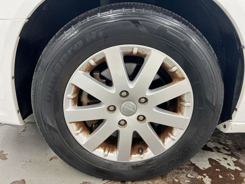 Used 2016 Chrysler Town & Country Touring FWD image 27