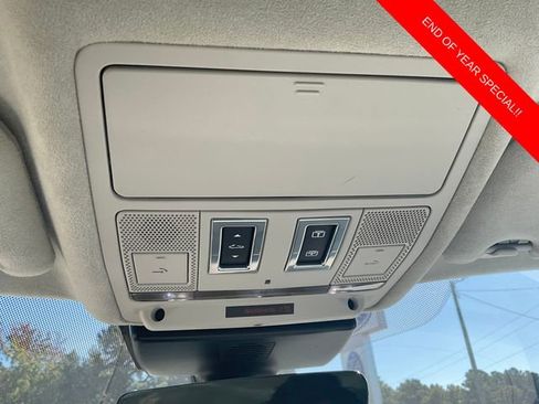 Used 2019 Jaguar XF Prestige image 23