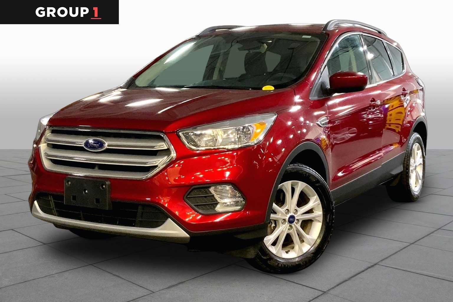 Used 2018 Ford Escape SE w/ SE Sync 3 Package AWD/4WD image 1