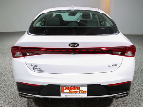 Used 2021 Kia K5 LXS FWD image 8