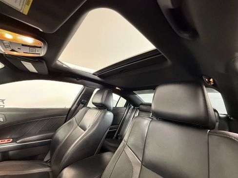 Used 2015 Dodge Charger SXT w/ Premium Group image 21