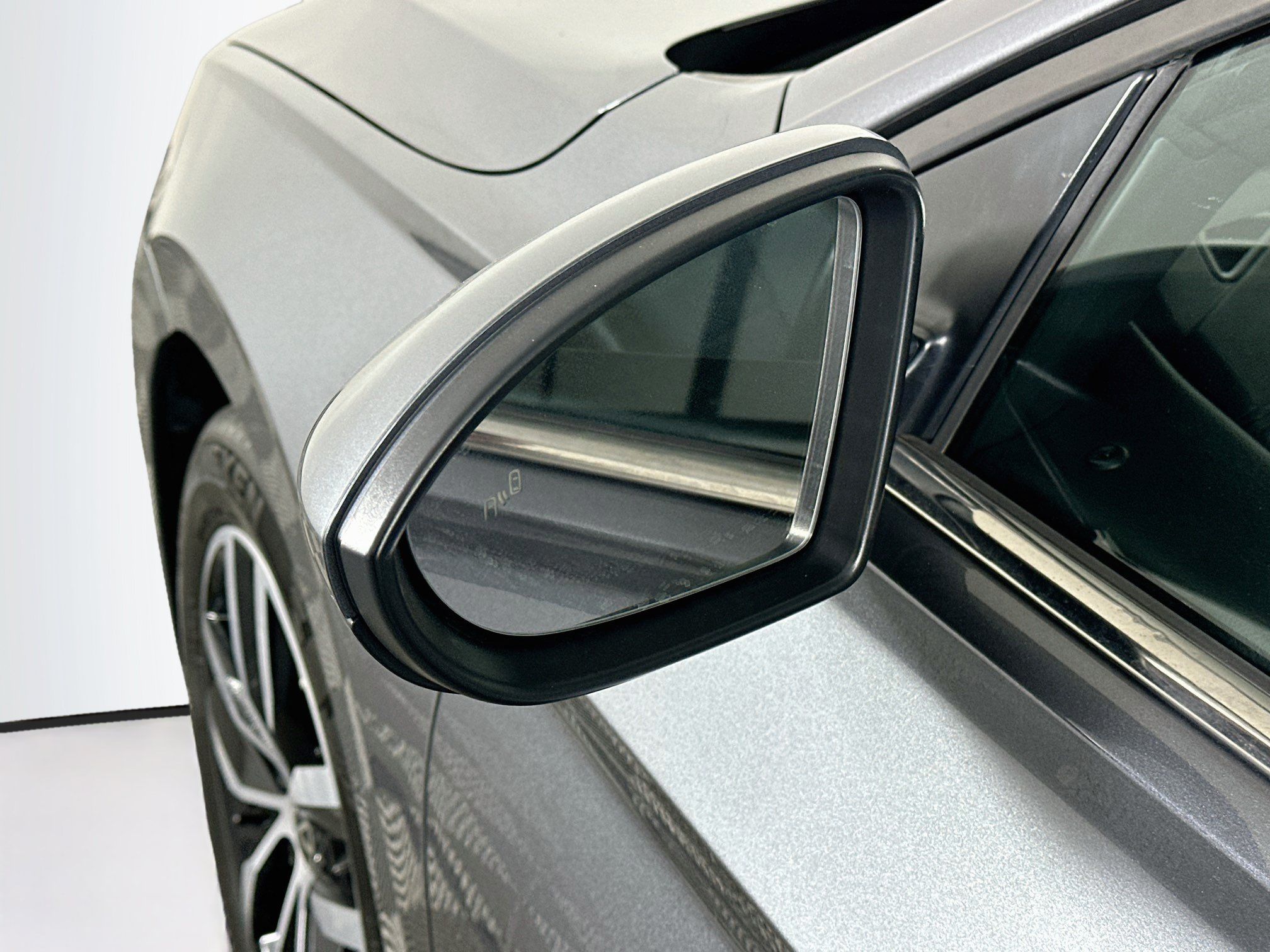 Used 2025 Volkswagen Jetta SE FWD image 16