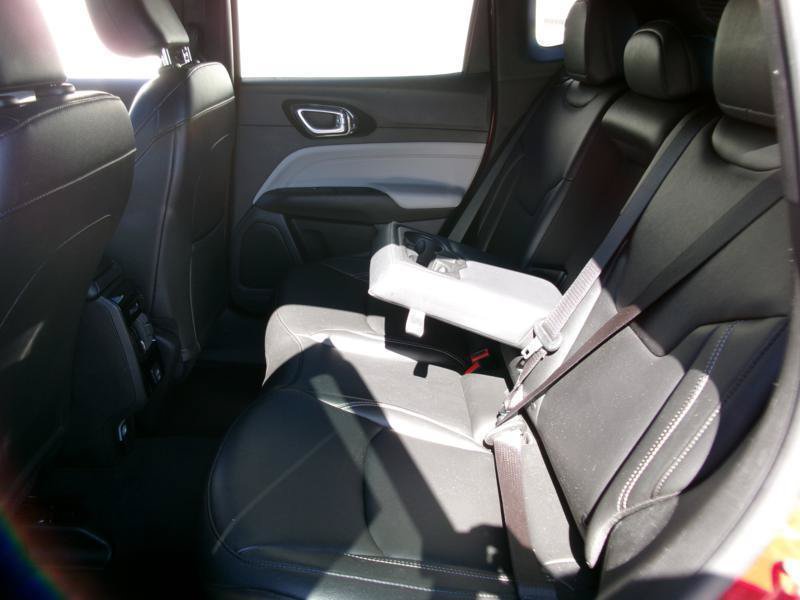 Used 2025 Jeep Compass Limited AWD/4WD image 12