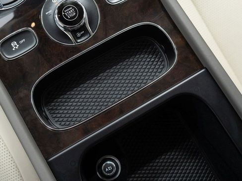 Certified 2023 Bentley Bentayga Extended Wheelbase AWD/4WD image 35