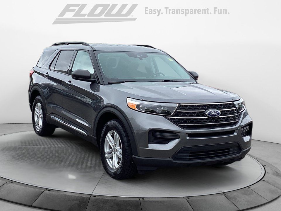 Used 2022 Ford Explorer XLT AWD/4WD image 1