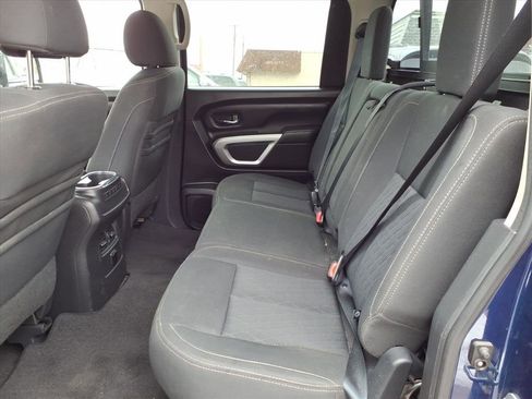 Used 2017 Nissan Titan XD image 4